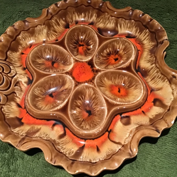 SET OF TWO VINTAGE ORANGE & BEIGE GLAZED POTTERY FRILLY EDGED SERVING DISHES - Picture 2 of 12